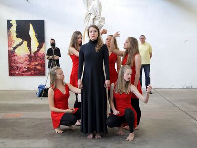 „Schwarze Linie – weißer Kreis – roter....“ | 2016 (Foto: Uwe Nimmrichter)